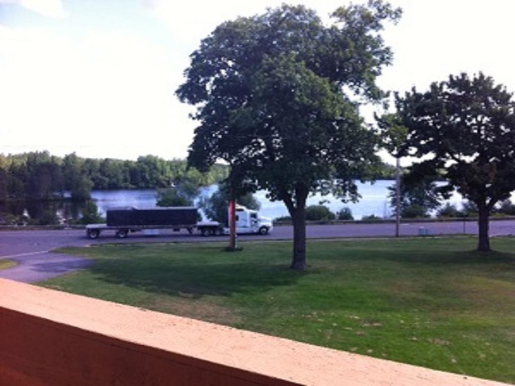 Timber Inn Motel Phillips Εξωτερικό φωτογραφία