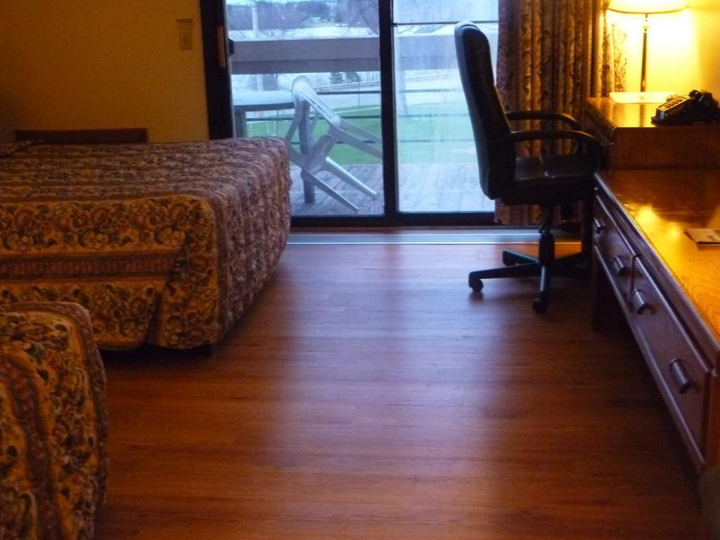 Timber Inn Motel Phillips Εξωτερικό φωτογραφία